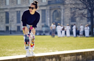 Olivia Kim in the Tuileries in Lees